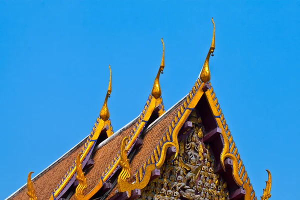 Telhado do mosteiro Wat Na Phramane em Ajutthaya — Fotografia de Stock