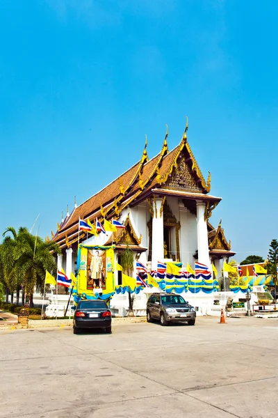 Mosteiro Wat Na Phramane em Ajutthaya com buda de ouro famoso a — Fotografia de Stock