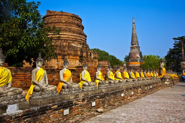 ワットヤイチャイモンコン寺の仏像 — ストック写真