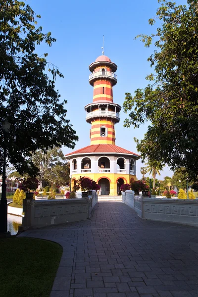 The Royal Residence (Phra Thinang) and Sages Lookout Tower (Ho W — Stock Photo, Image