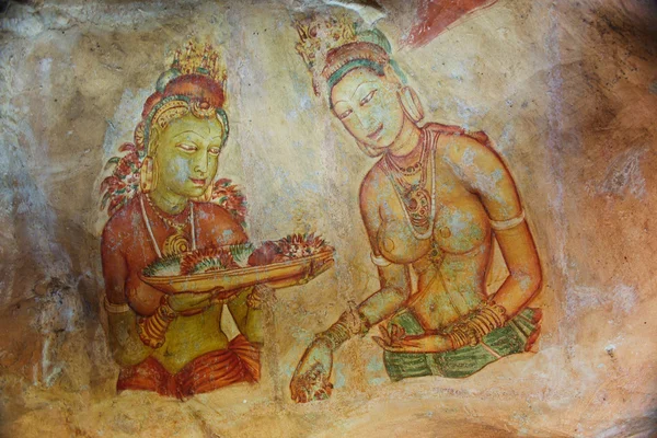 Всемирно известные фрески женщин в стиле Сигирия во дворце Кашьяпа — стоковое фото