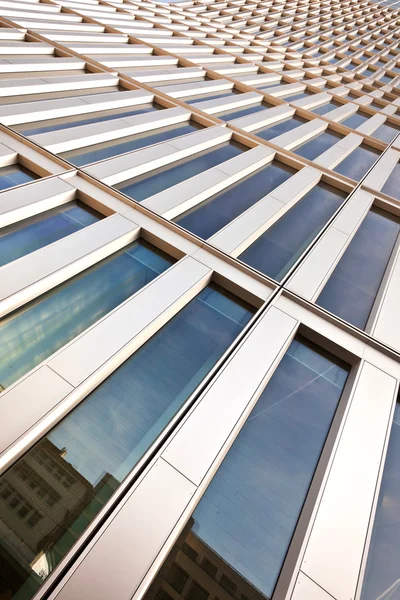 Fenster von Bürogebäuden — Stockfoto