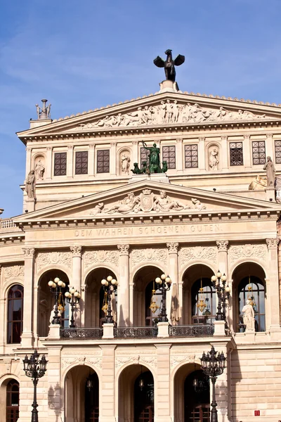 フランクフルトの有名なオペラ座 — ストック写真