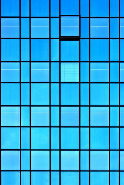 Windows kancelářských budov — Stock fotografie