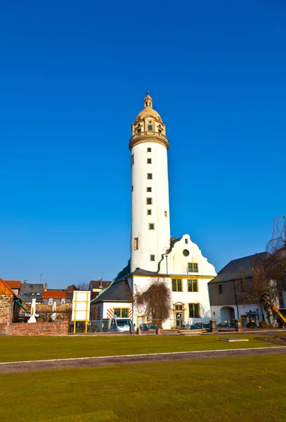Berühmter mittelalterlicher hoechster schlossturm in frankfurt — Stockfoto