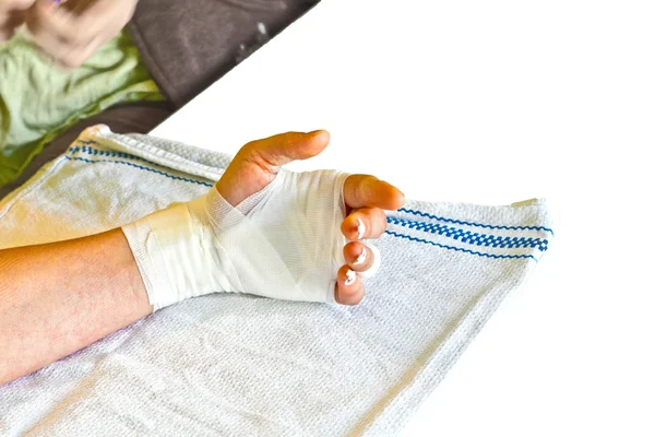 Hand-Physiotherapie zur Genesung eines Fingers — Stockfoto