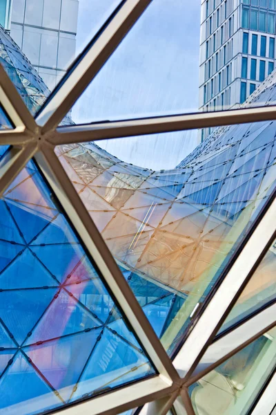 Architecture moderne avec toit en verre — Photo
