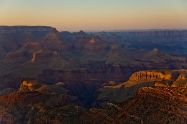 grand canyon'ın renkli günbatımında