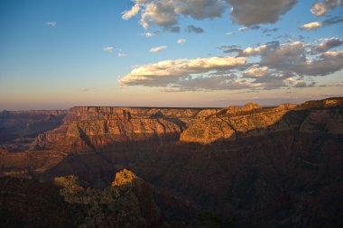 grand canyon'ın renkli günbatımında