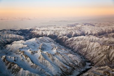Taşkent, dağların güzel görünüme uçaktan c