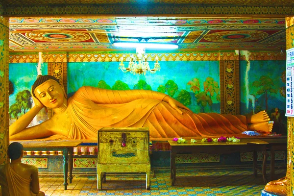 Buddha sdraiato in Sri Lanka — Foto Stock