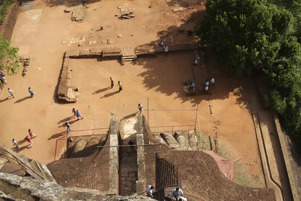 Lions Rock no palácio velho em Sigiriya — Fotografia de Stock