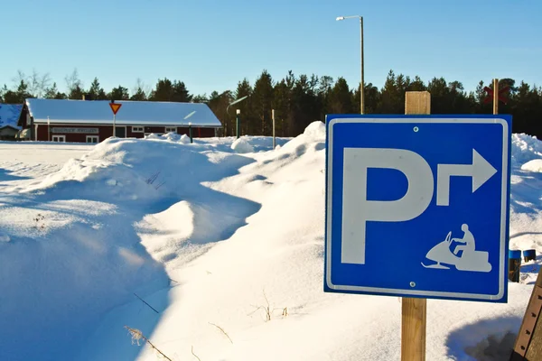 Parkovací místo pro sněžný skútr — Stock fotografie