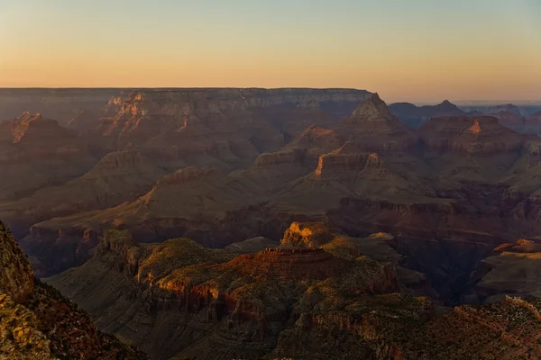 Grand canyon'ın renkli günbatımında — Stok fotoğraf