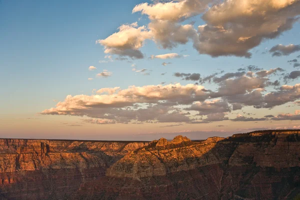 Farverig solnedgang ved Grand Canyon set fra Mathers Point, Syd R - Stock-foto