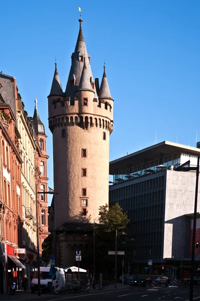 Eschersheimer Turm em Frankfurt, portão da cidade velha — Fotografia de Stock