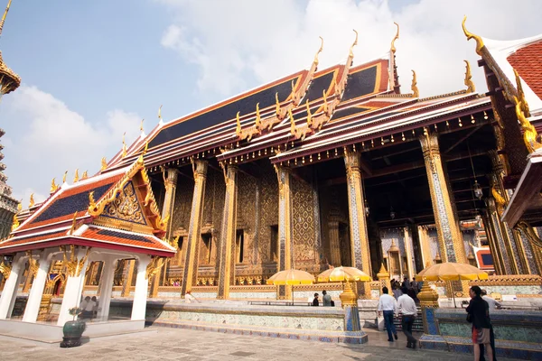 Famoso tempio Phra Sri Ratana Chedi nel Grande Palazzo — Foto Stock