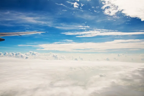 Mooie wolken op blauwe hemel — Stok fotoğraf