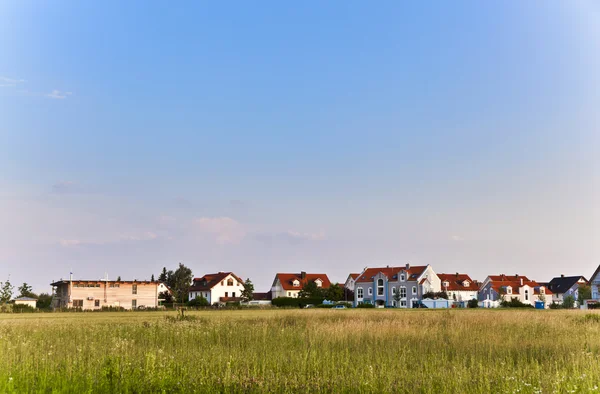 Smukt boligområde i Munchen i naturen - Stock-foto