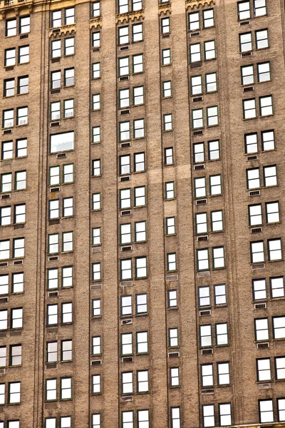Fachada de Rascacielos con oficinas — Foto de Stock