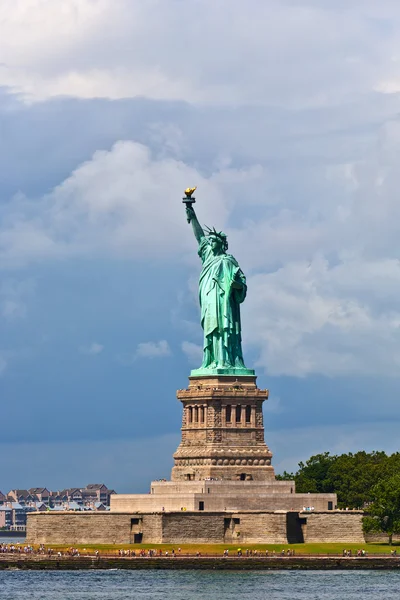 Άγαλμα της ελευθερίας στο Μανχάταν της Νέας Υόρκης — Φωτογραφία Αρχείου