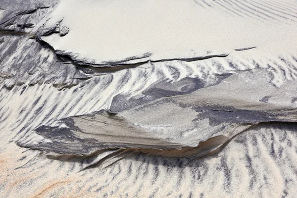 Vento forma estruturas nas dunas na praia — Fotografia de Stock