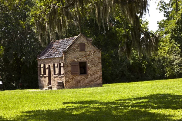 Viejas chozas de esclavos en una granja de Carolina del Sur —  Fotos de Stock