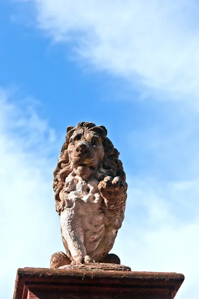 Löwe aus Sandstein in Eltville — Stockfoto