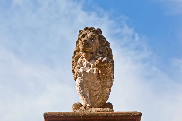 Lev z pískovce v eltville — Stock fotografie