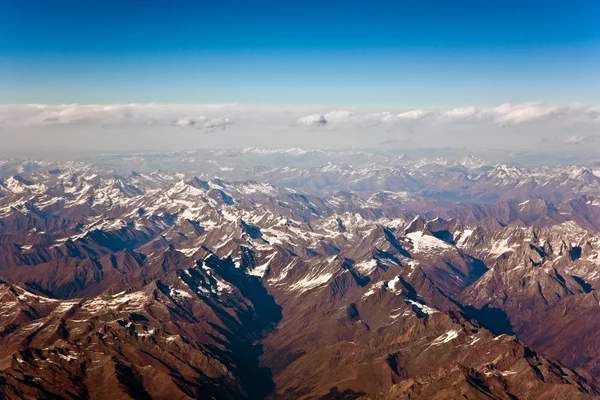 Bela vista da aeronave para as montanhas do Himalaia — Fotografia de Stock