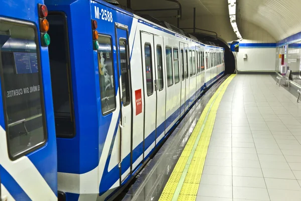 U-Bahn in Madrid — Stockfoto
