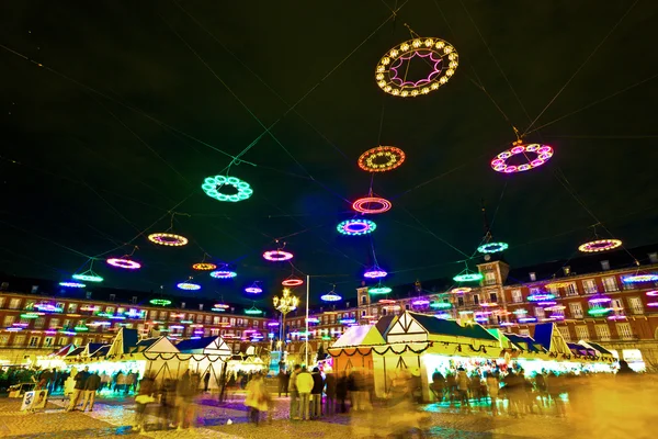 Iluminación en el mercado navideño de Madrids — Foto de Stock