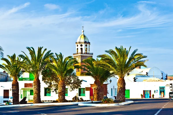 Belltower da Iglesia San Miguel em Teguise — Fotografia de Stock