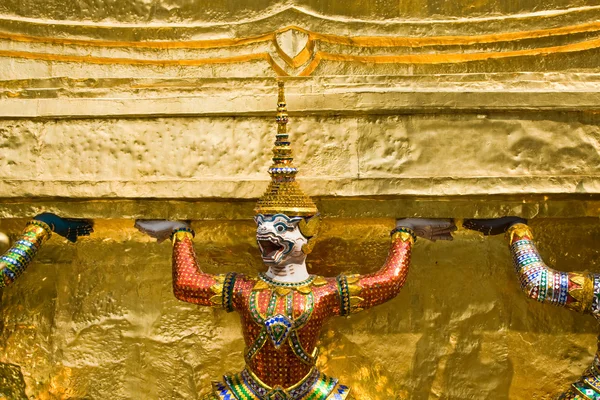 Guards of the Temple of the Emerald Buddha, Wat Phra Kaeo in the — Stock Photo, Image
