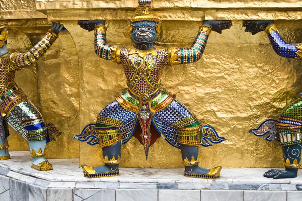Φύλακες του ναού του wat phra kaeo στο σμαραγδένιο Βούδα, το — Φωτογραφία Αρχείου