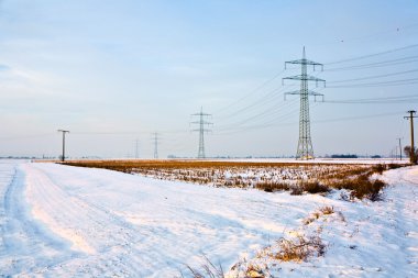 Kışın elektrik Kulesi