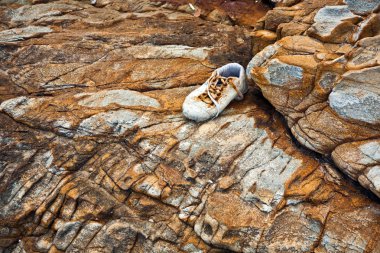 güzel yapıları, taşlar satırlarında nat izlenimini verir