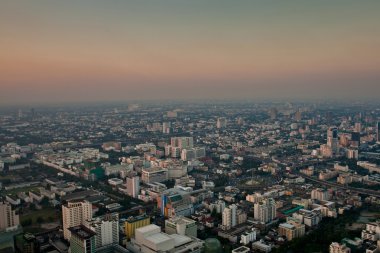 Bangkok'ta günbatımı üzerinde havadan görünümü