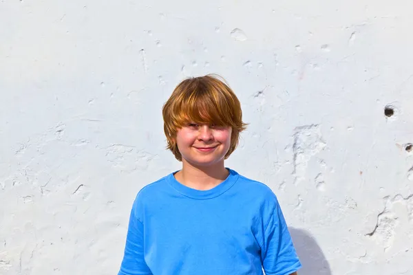Porträt eines süßen Jungen — Stockfoto