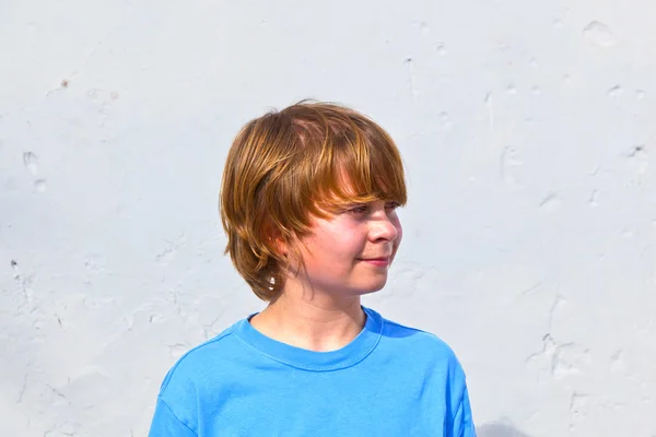 かわいい若い男の子の肖像画 — ストック写真