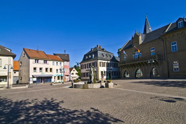 Historischer mittelalterlicher Marktplatz in schlechtem Zustand — Stockfoto