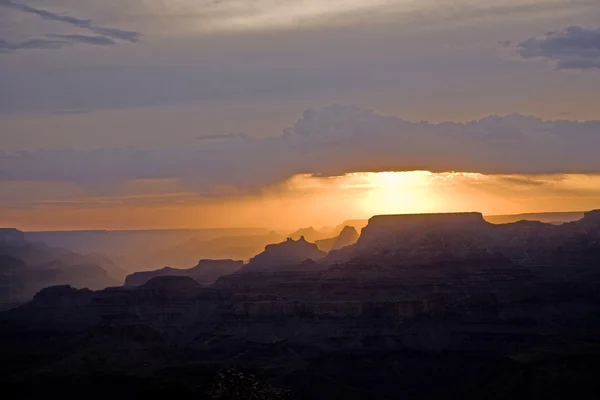 Krásný západ slunce na pouštní vyhlídce ve Velkém kaňonu — Stock fotografie