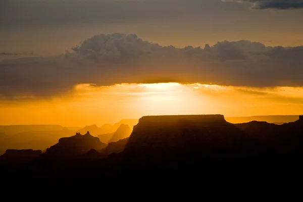 グレートキャニオンの砂漠の景色の美しい夕日 — ストック写真