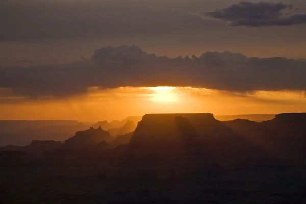 Piękny zachód słońca w punkcie widokowym pustyni w Wielkim Kanionie — Zdjęcie stockowe