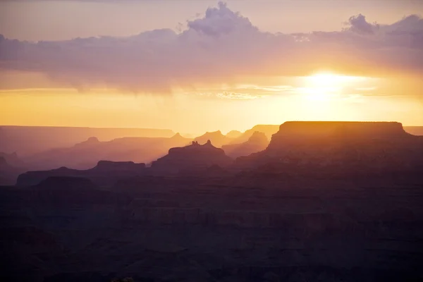 Prachtige zonsondergang bij woestijn uitkijkpunt in de Great Canyon — Stockfoto