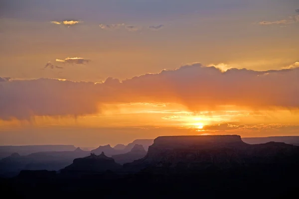 Vacker solnedgång vid ökenutsiktspunkten i Great Canyon — Stockfoto