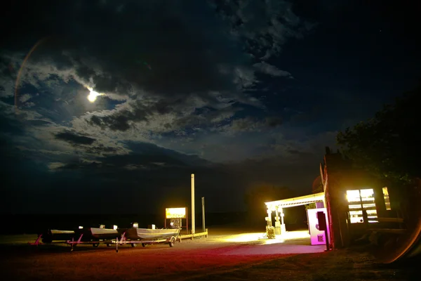 Vecchia stazione di pattuglia di notte — Foto Stock