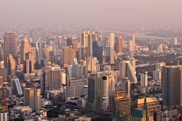 Vue aérienne sur Bangkok au coucher du soleil — Photo