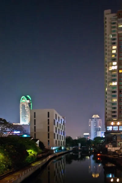 Vista sobre Bangkok por la noche — Foto de Stock