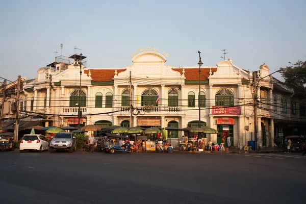 Construção do século passado em boas condições, centro de Banguecoque — Fotografia de Stock